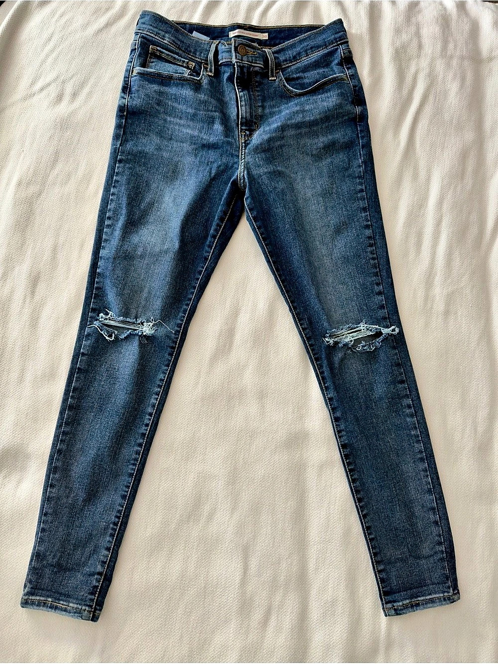 Levi's 710 Super Skinny Jeans Distressed Skinny Jeans in Blue Sz 30